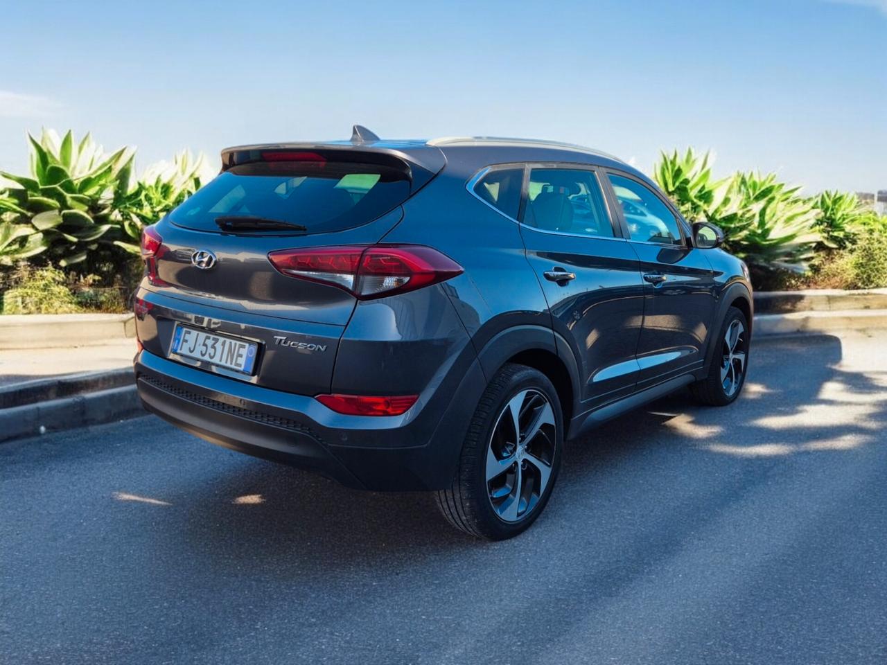 Hyundai Tucson 1.7 CRDi Sound Edition FULL GARANZIA