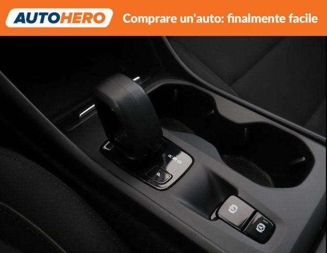 VOLVO XC40 T3 Momentum Pro