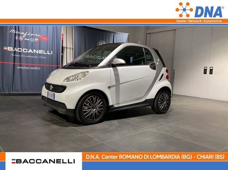 smart fortwo fortwo 1000 45 kW MHD coup�� pure