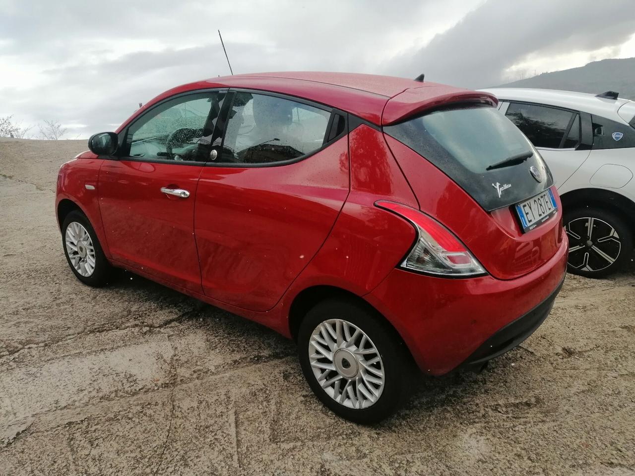 Lancia Ypsilon 1.2 69 CV 5 porte GPL Ecochic Gold