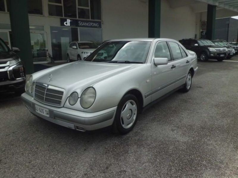 Mercedes-Benz Serie E  E 250 diesel cat Classica