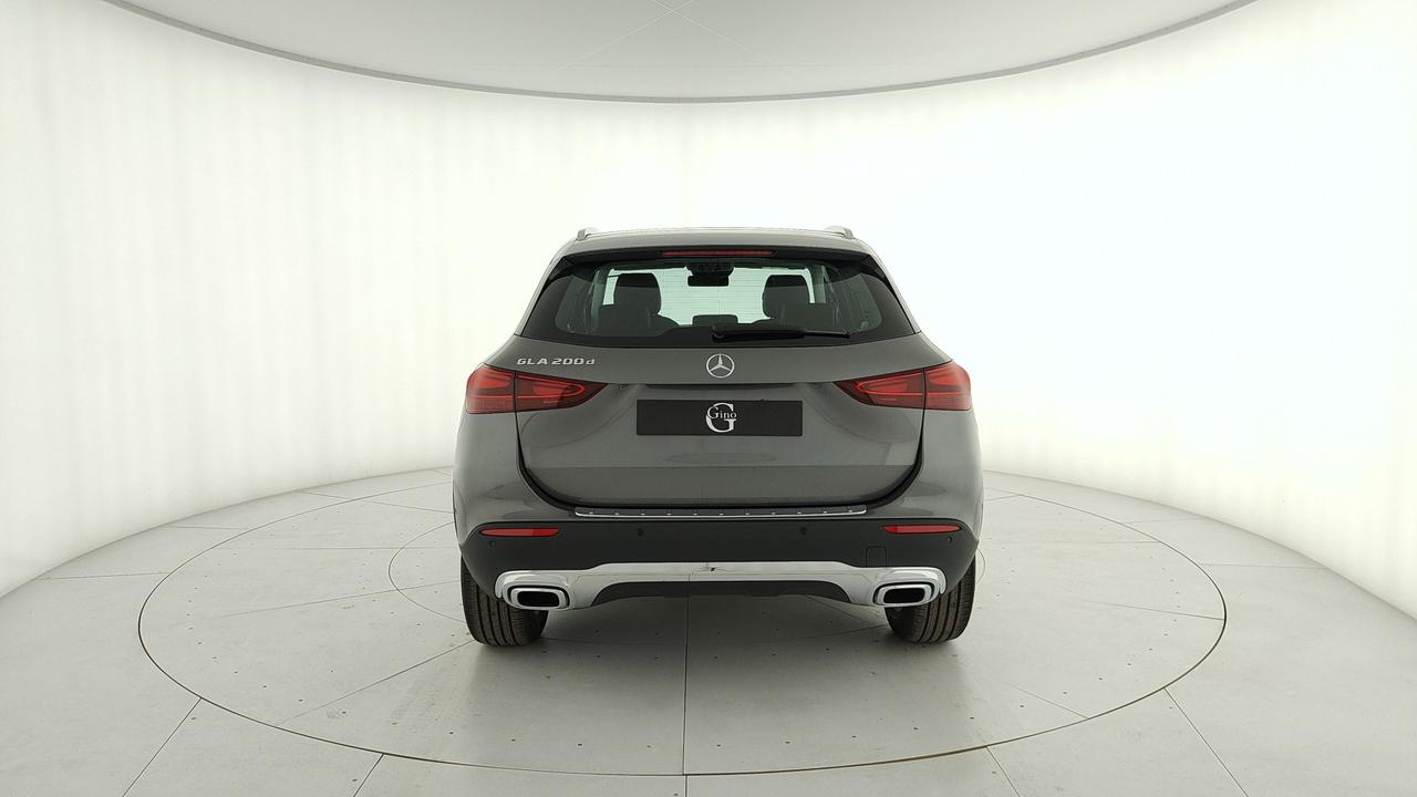 Mercedes-Benz GLA 200 d automatic