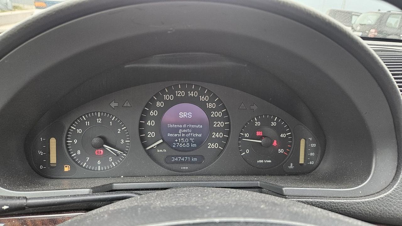 Mercedes-benz E 270 CDI cat Elegance