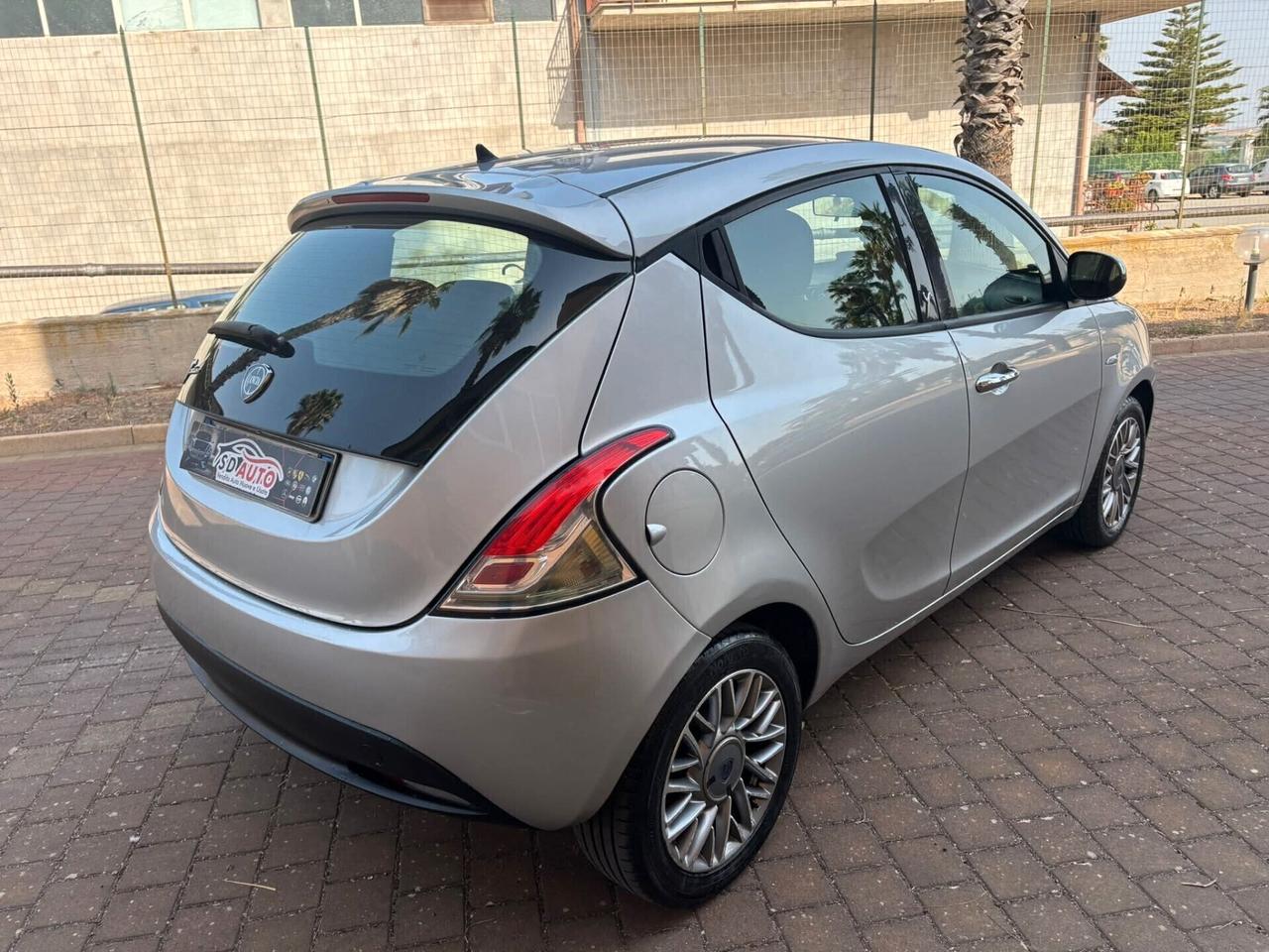 Lancia Ypsilon 1.3 MJT 16V 95 CV 5 porte S&S Platinum/*/