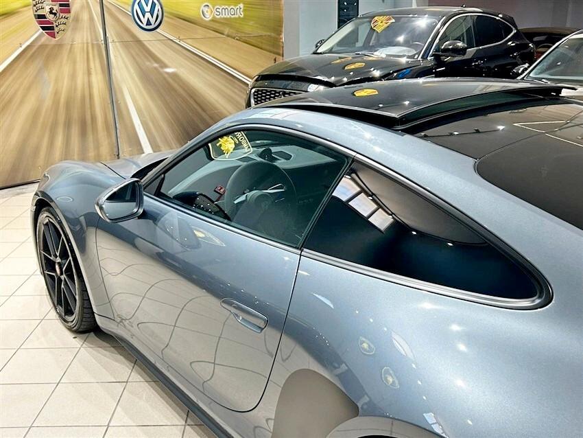 Porsche 911 Carrera GTS