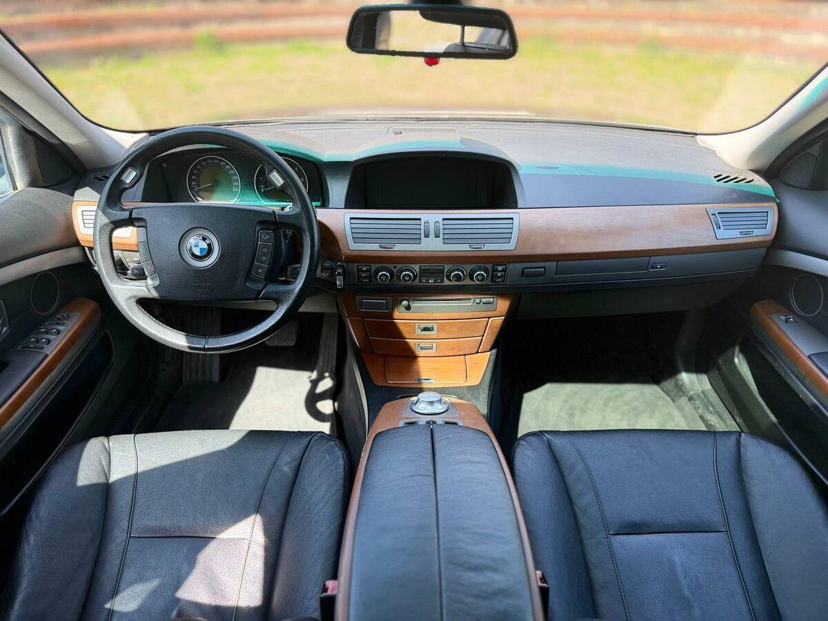 BMW Serie 7 E 65-66 745i