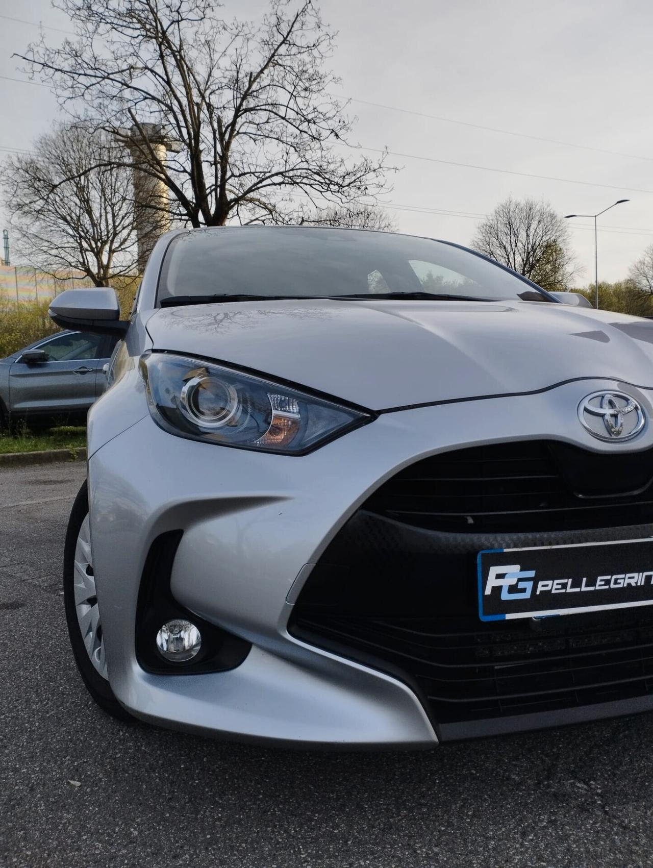 Toyota Yaris 1.0 Business vettura ideale per neopatentati