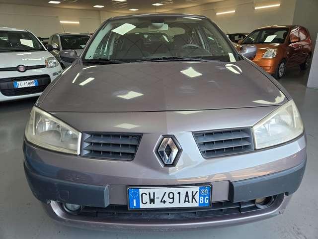 Renault Megane Megane II 2002 4p 1.4 16v Confort Authentique 98cv