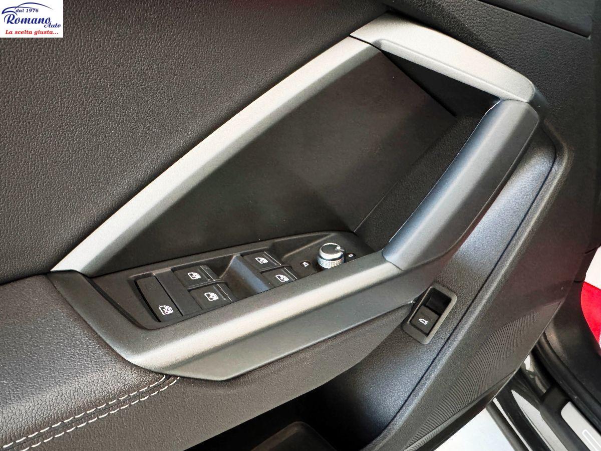 Audi Q3 SPB 35 TDI S tronic Identity Black /PELLE/R20