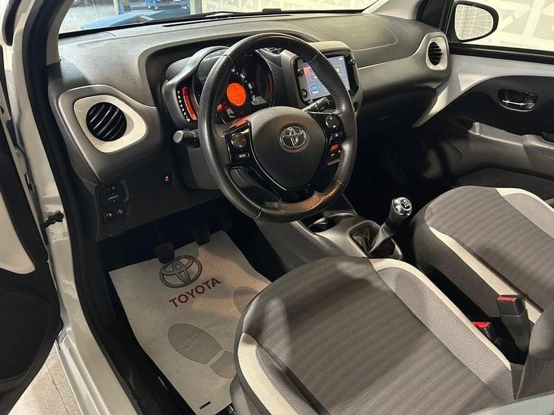 Toyota Aygo Connect 1.0 VVT-i 72 CV 5 porte x-play