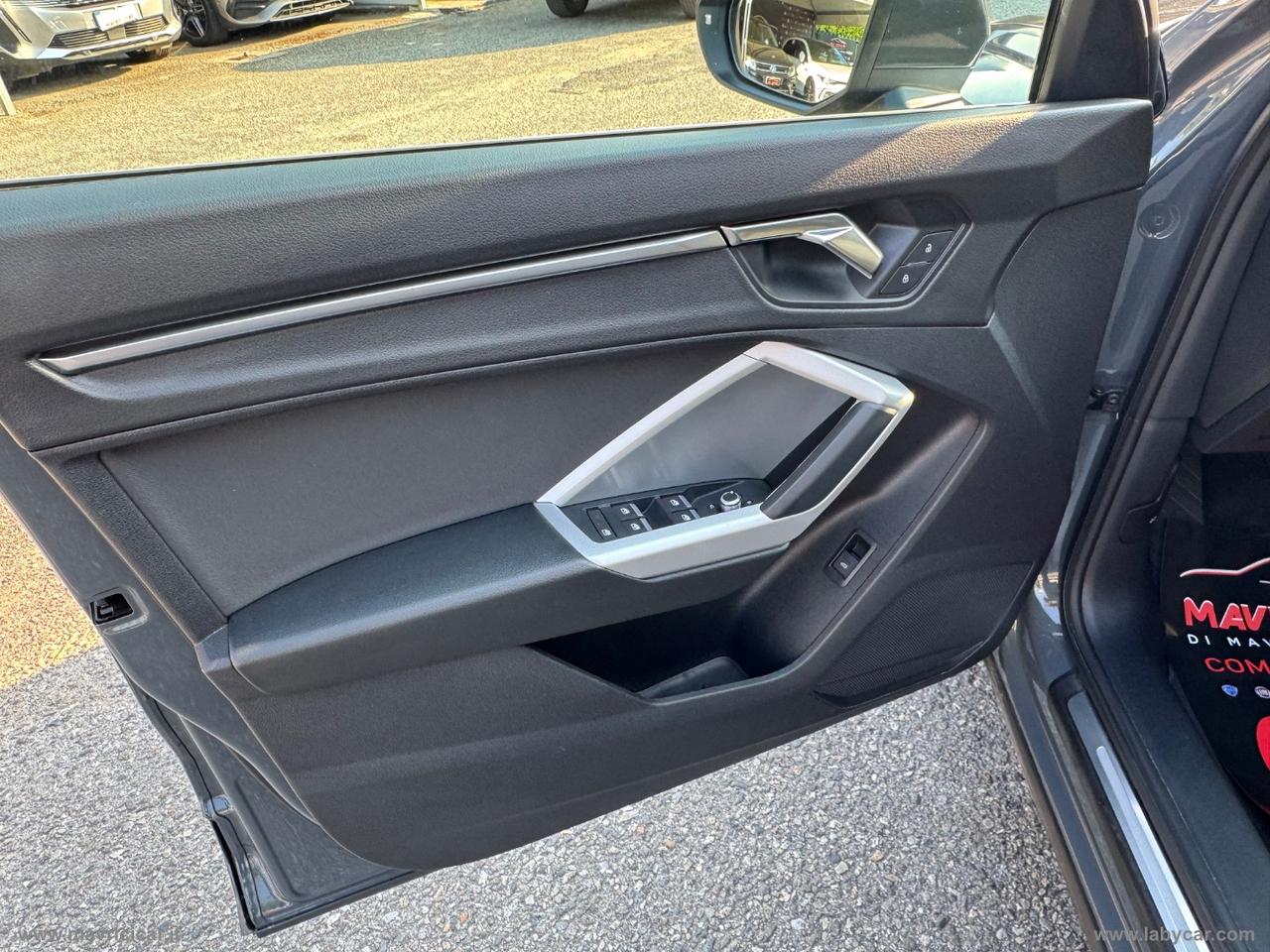 AUDI Q3 35 TDI S tronic Business Advanced