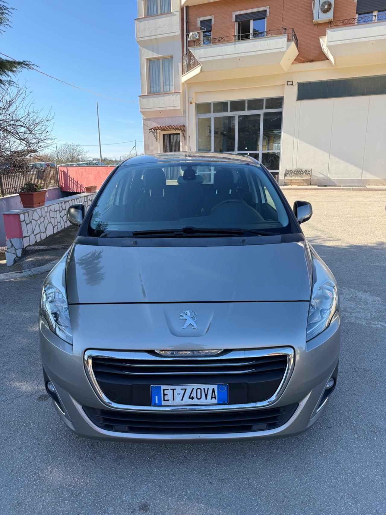 Peugeot 5008 1.6 HDi 115CV Allure