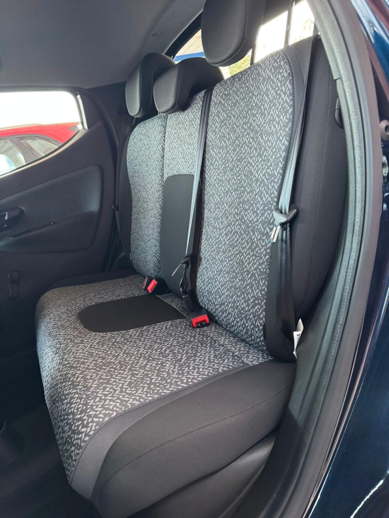 Lancia Ypsilon 1.0 FireFly 5 porte S&S Hybrid Ecochic Silver