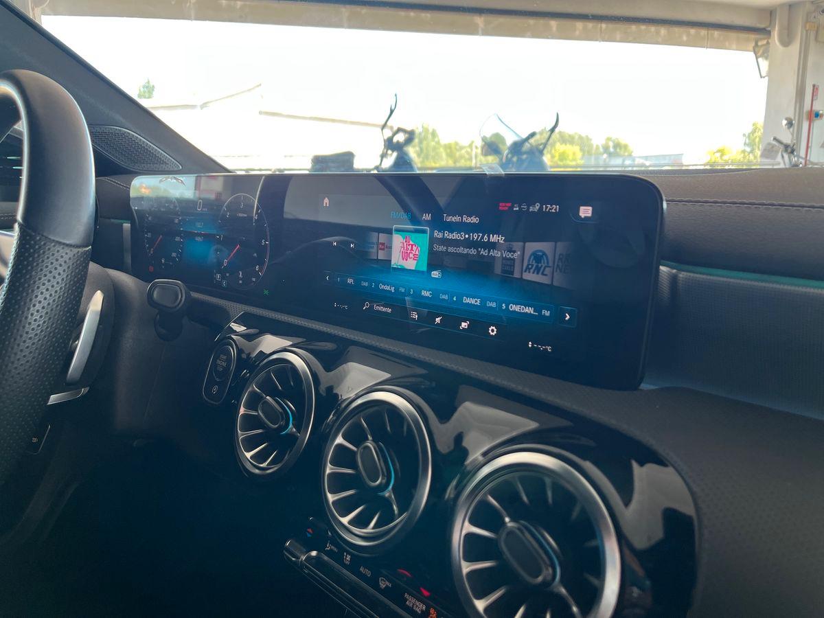Mercedes-Benz CLA Coupe 200 d Premium auto