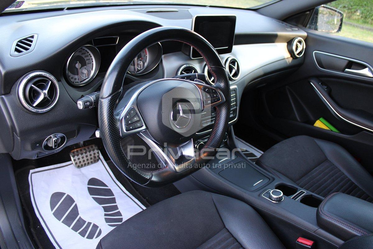 MERCEDES CLA 220 d Automatic Premium Dark Night