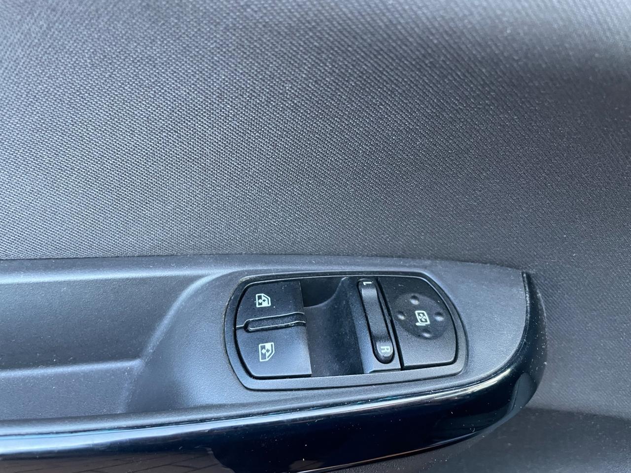 Opel Corsa 1.2 5 porte