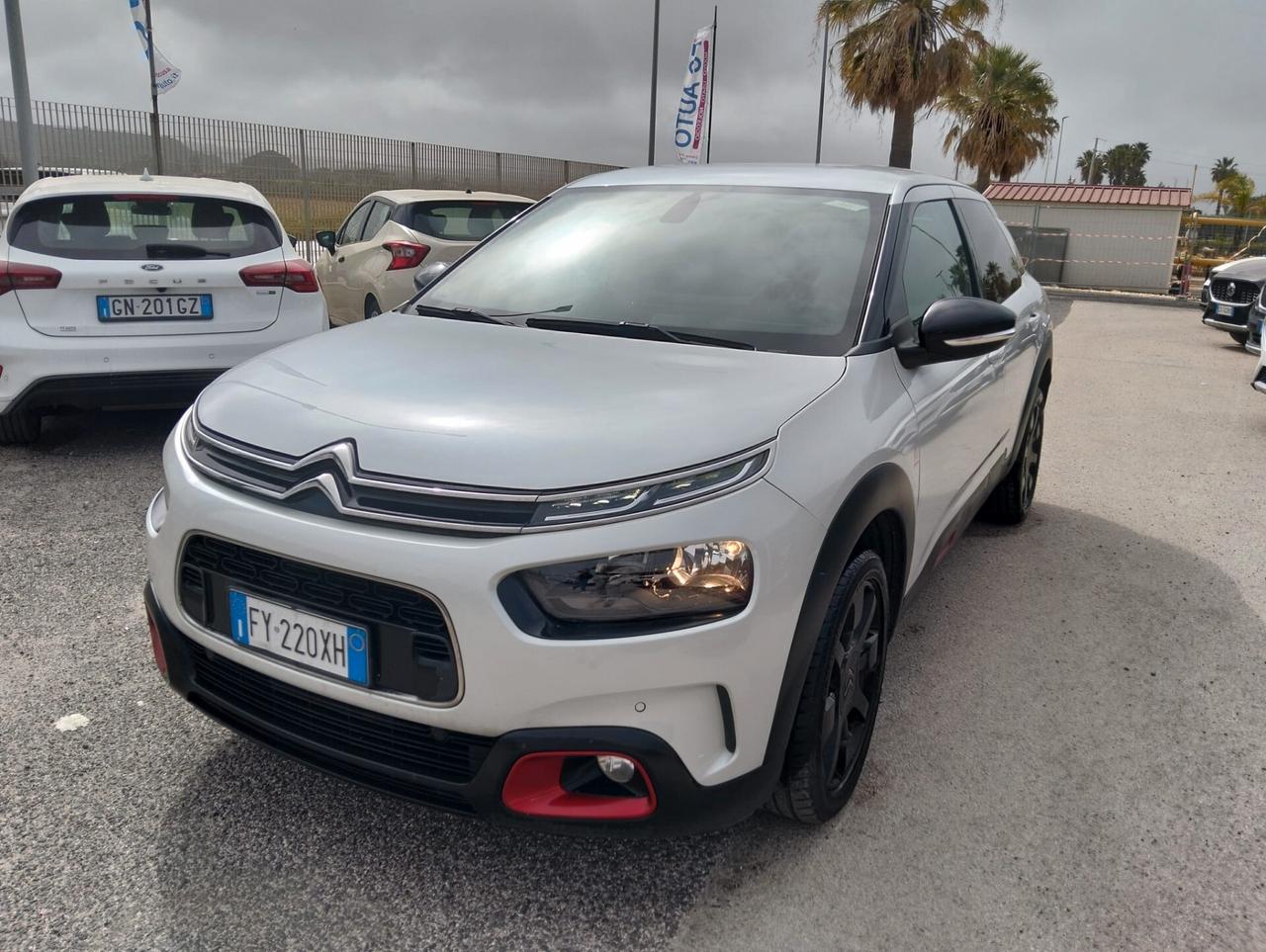 Citroen C4 Cactus BlueHDi 100 S&S Shine Pack