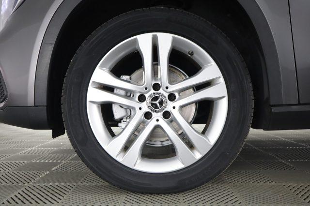 MERCEDES-BENZ CLA sse GLA GLA 200 d Automatic Business
