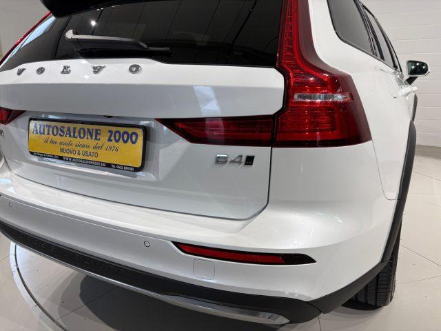 VOLVO V60 Cross Country B4 (d) AWD auto. Plus PREZZO REALE