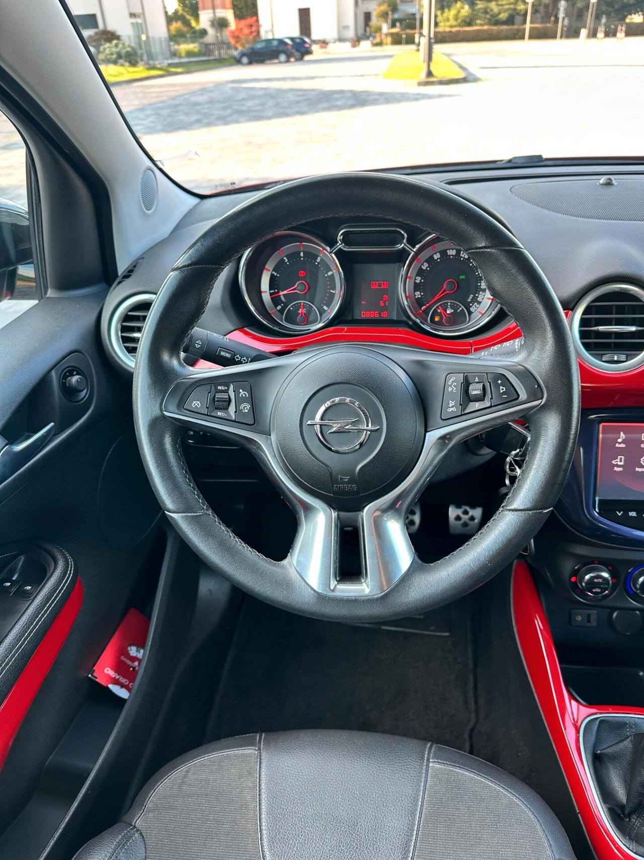 Opel Adam 1.4 87 CV White/Black Link