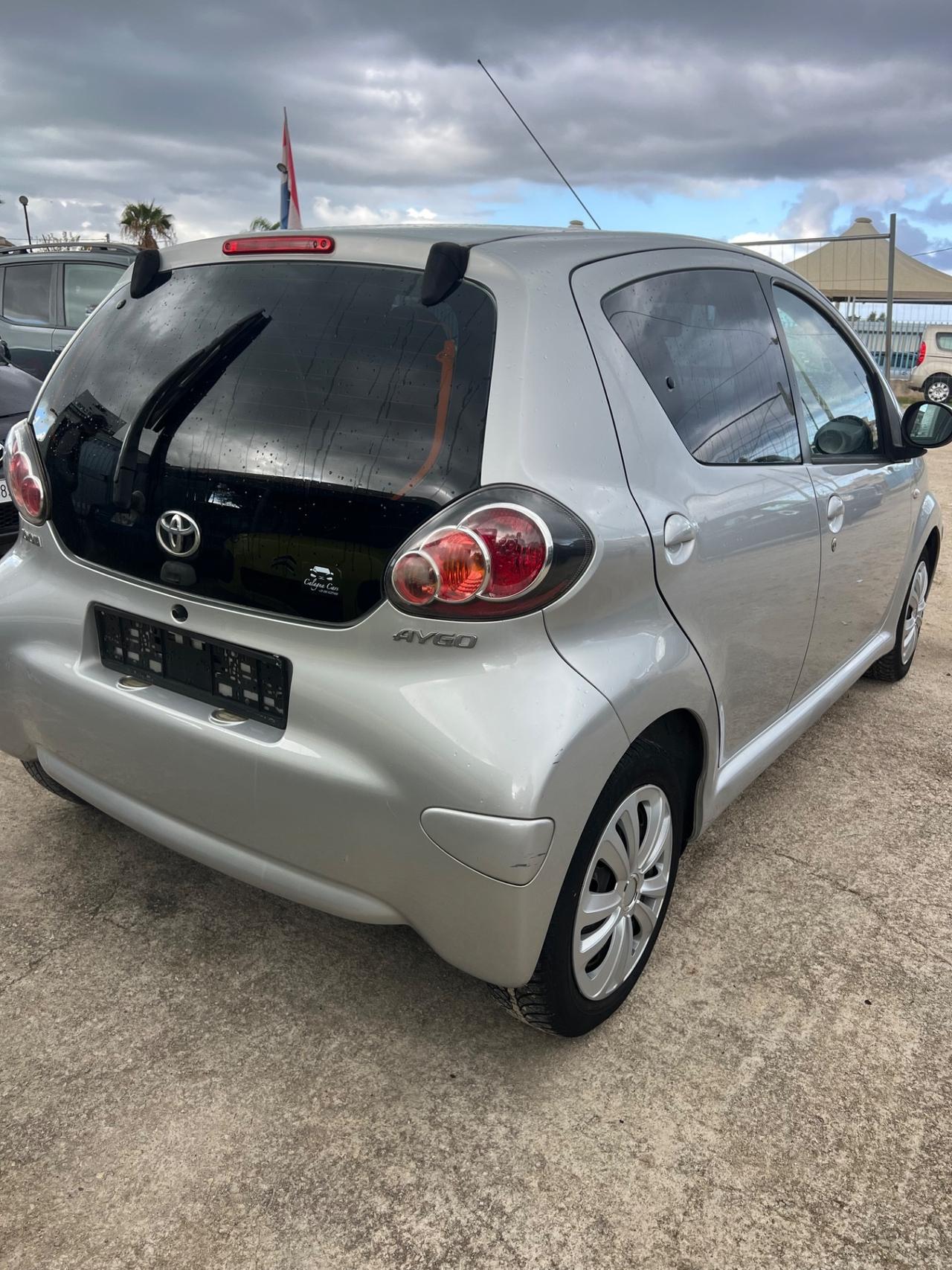 Toyota Aygo 1.0 12V VVT-i 5 porte Sol