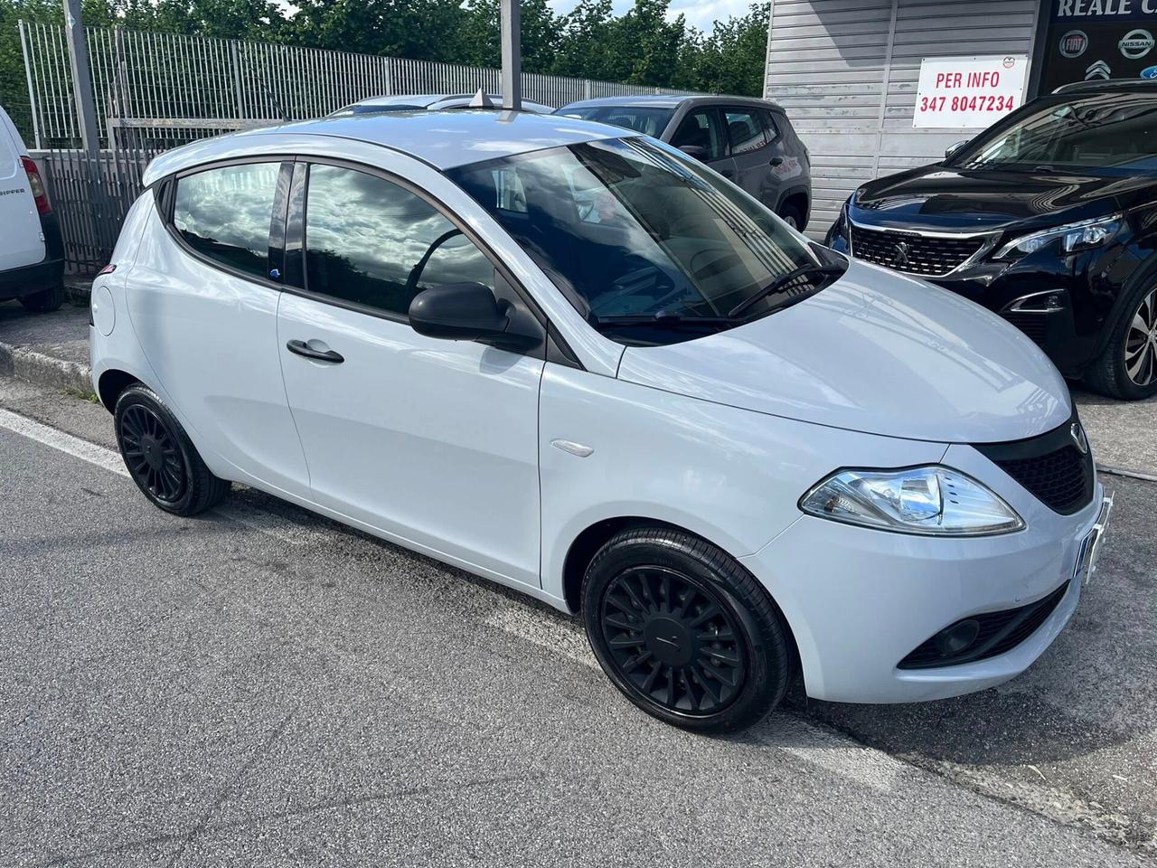 Lancia Ypsilon 1.2 BENZINA 69CV 5 porte Elefantino