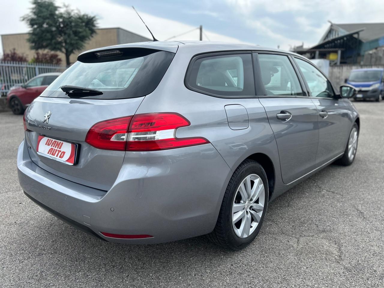 Peugeot 308 BlueHDi 120 IN ARRIVO