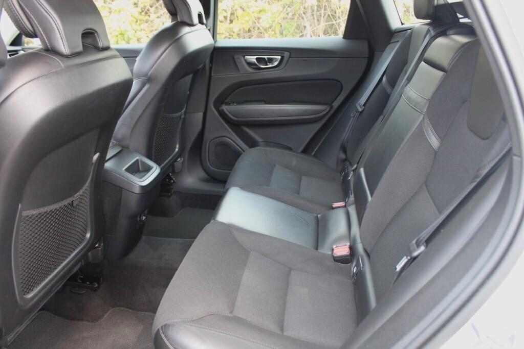 VOLVO XC60 D4 Aut. 190CV *TETTO APRIBILE *CAMERA