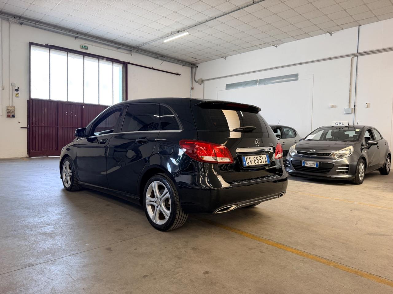 Mercedes-benz B 200 Premium