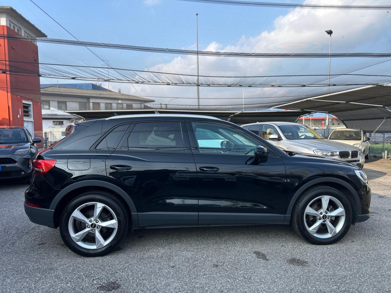 Audi Q3 35 2.0 tdi s-tronic