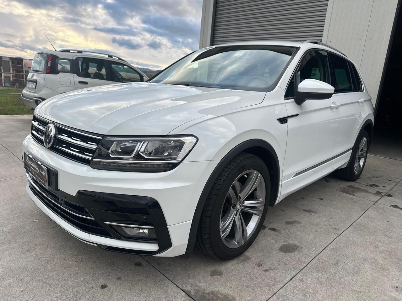 Volkswagen Tiguan 1.6 TDI SCR R.LINE