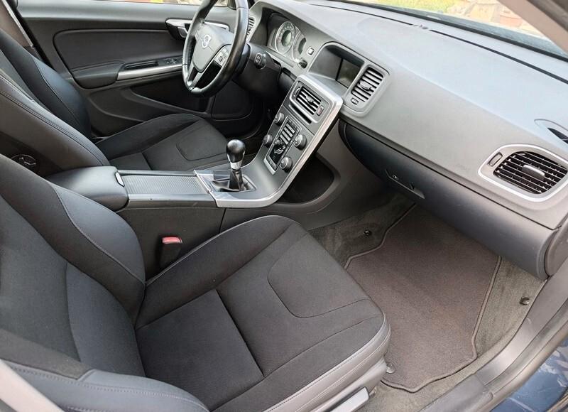Volvo V60 DRIVe SOLO 129000 KM