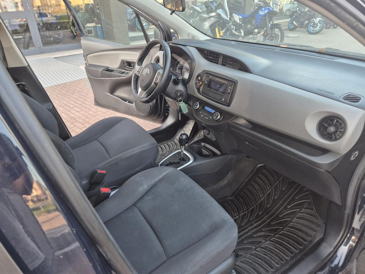 Toyota Yaris 1.5 Hyb Business '19 --OK Neopat.!!!
