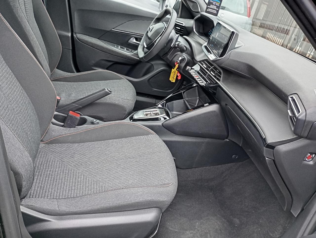 Peugeot 2008 Hybrid 145 e-DCS6 Style