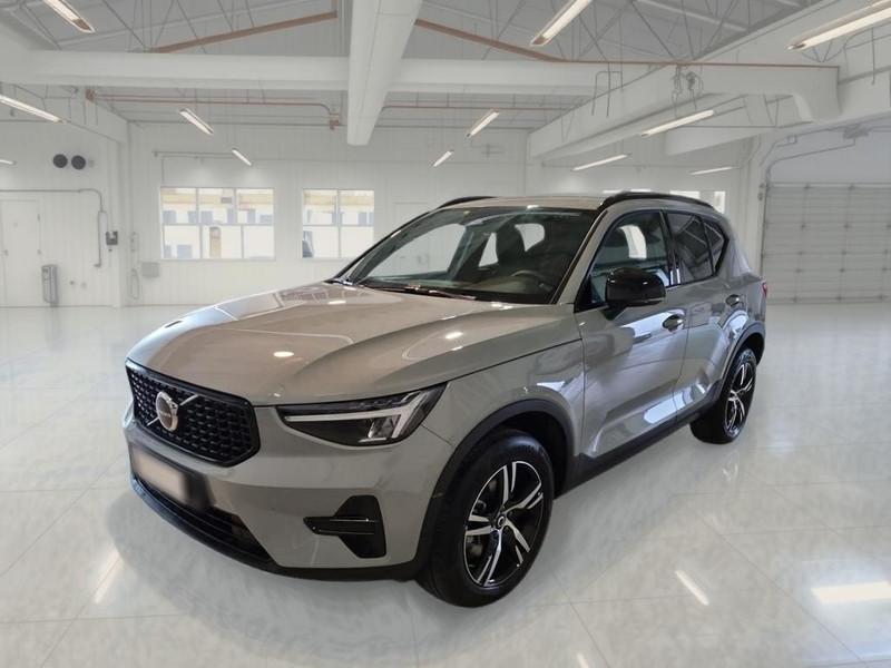 VOLVO XC40 B3 automatico Plus Dark