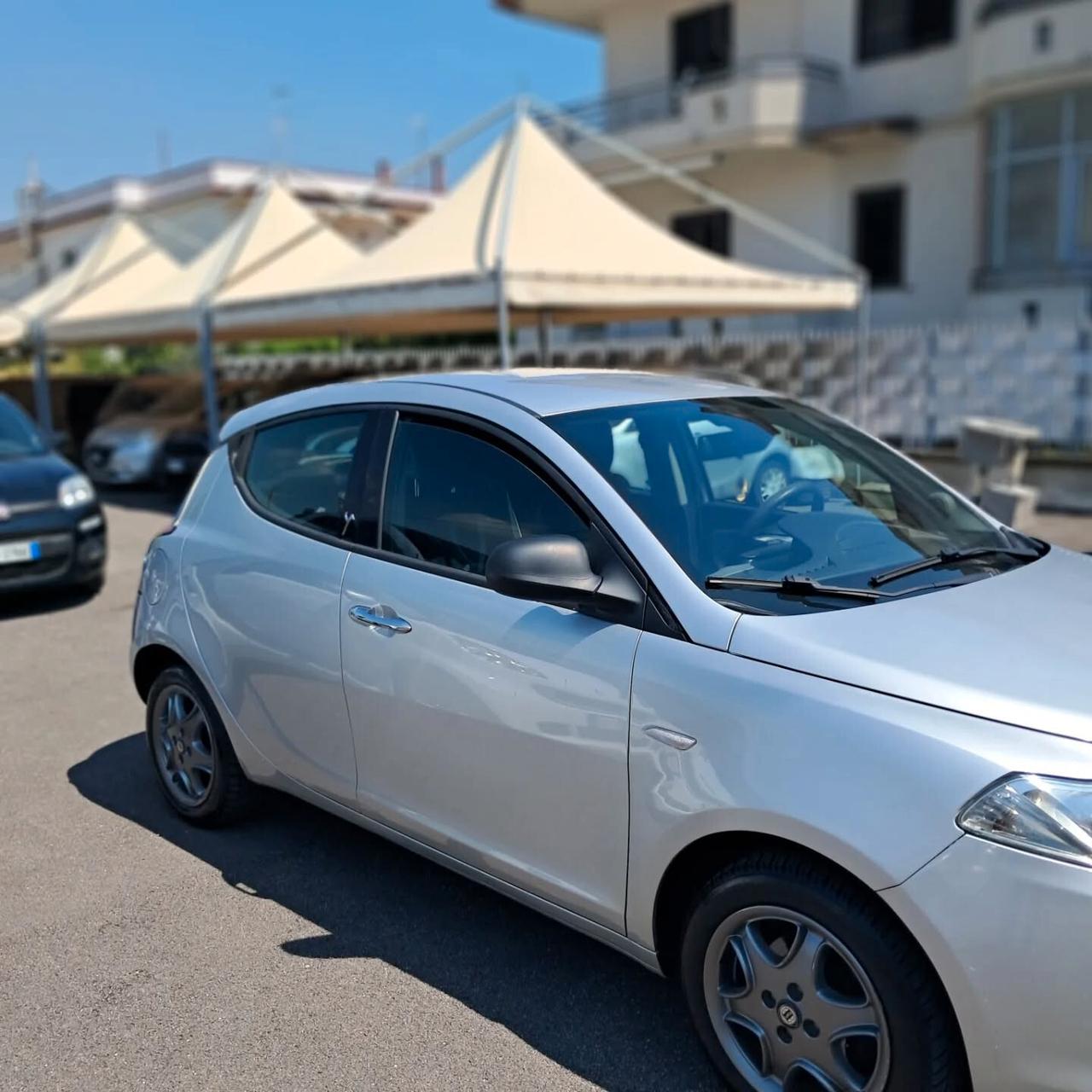 Lancia Ypsilon 1.2 69 CV 5 porte Gold