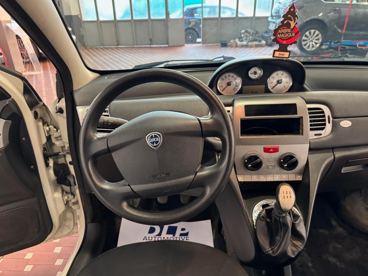 Lancia Ypsilon 1.2 69 CV Unyca NEOPATENTATI