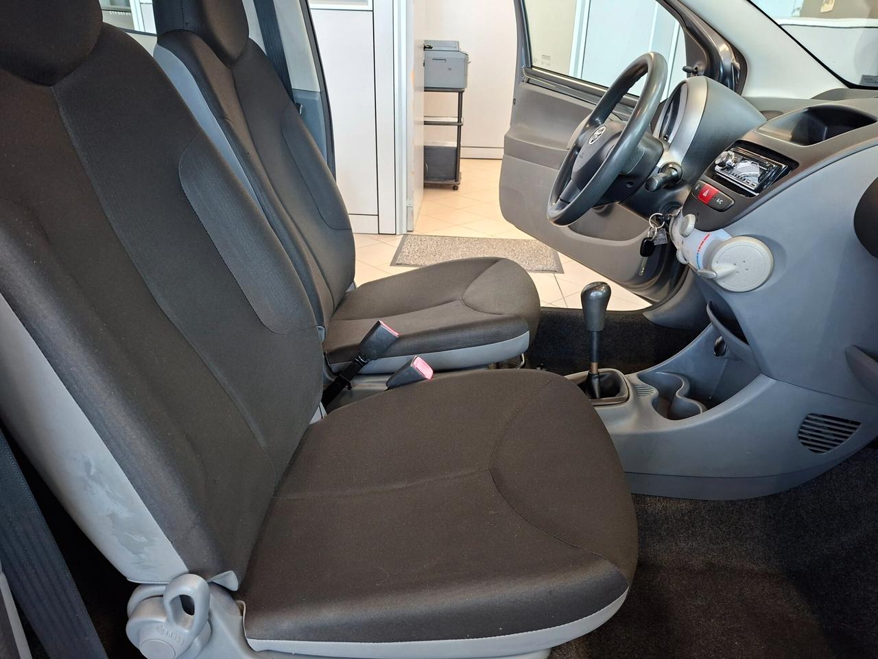 Toyota Aygo 1.0 12V VVT-i 3 porte Sol CON CLIMA