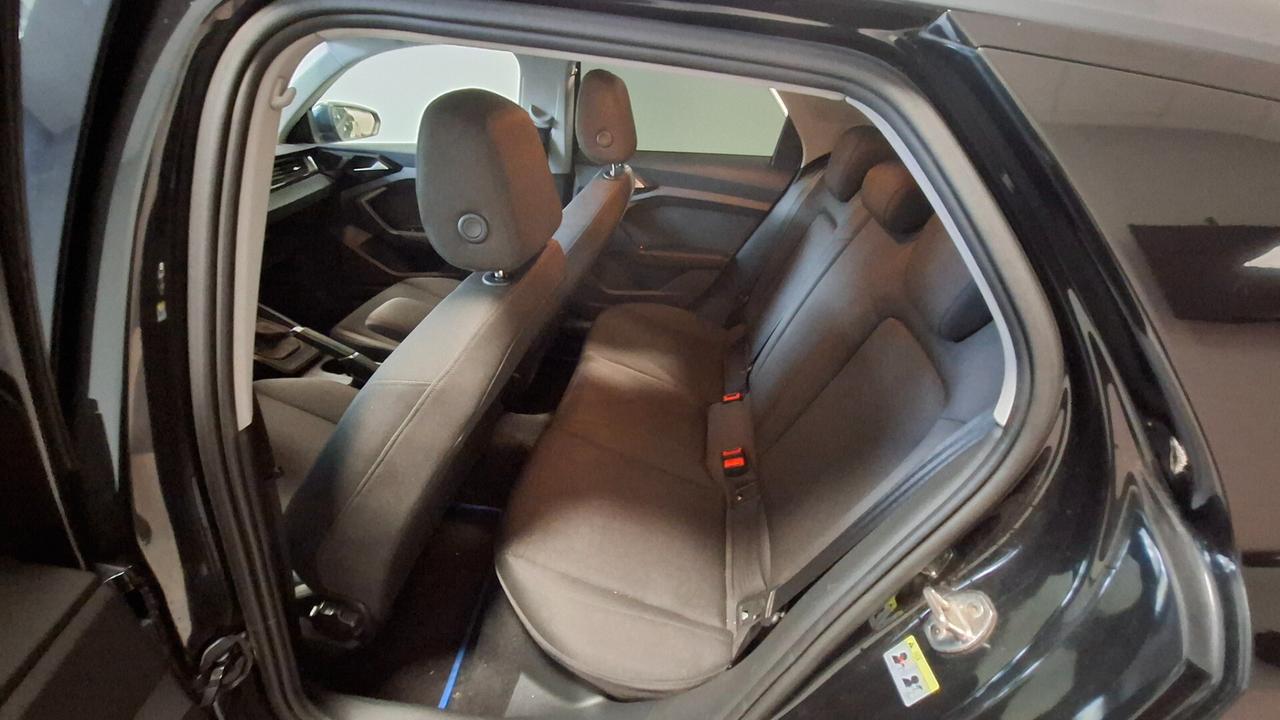 Audi A1 SPB 40 TFSI S tronic line edition