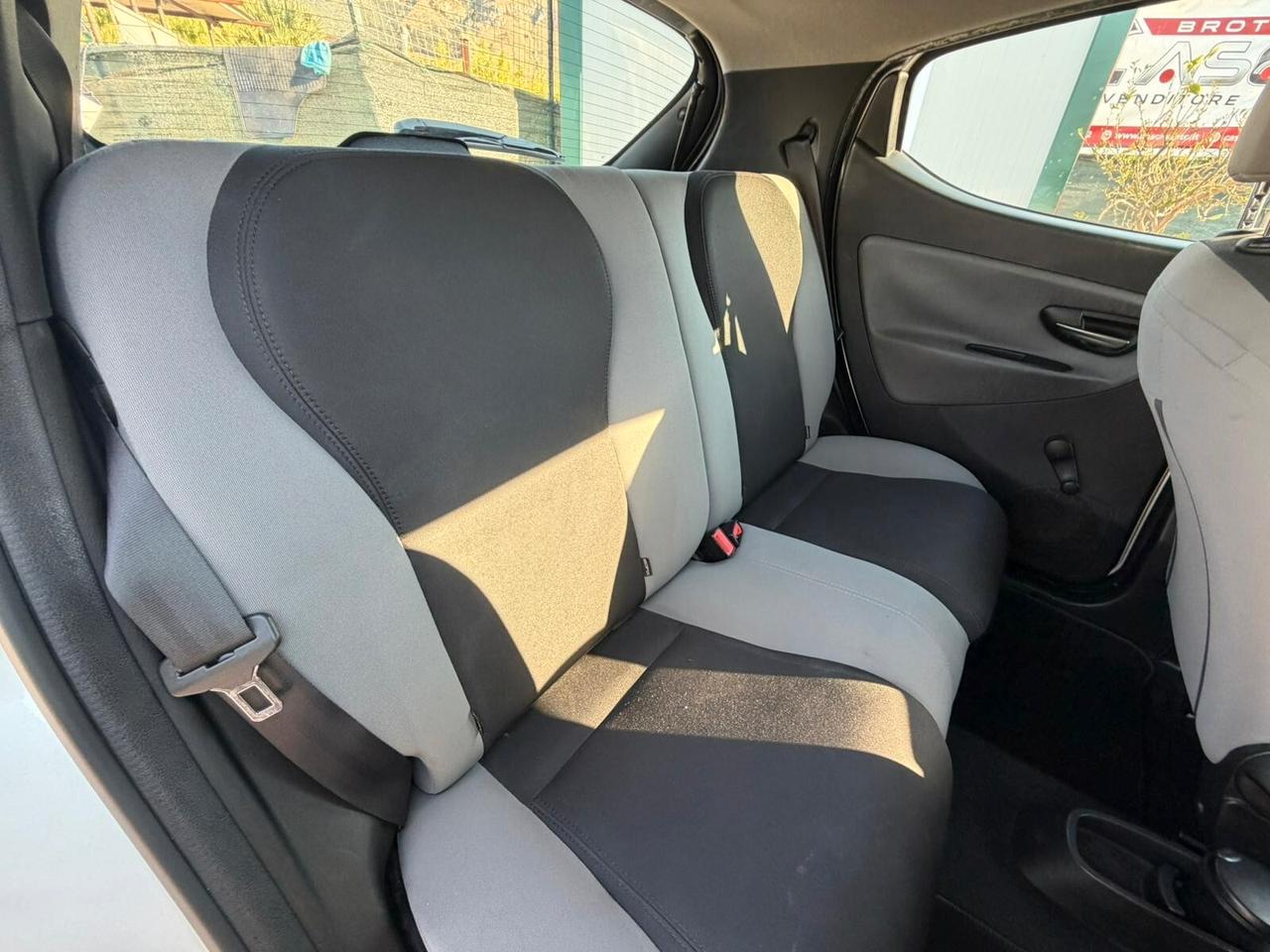 Lancia Ypsilon 1.2 69 CV 5 porte GPL Ecochic Silver