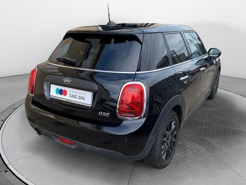 MINI Mini 5 porte Mini IV F54-F55-F56-F57 Mini 5p 1.5 One 102cv auto