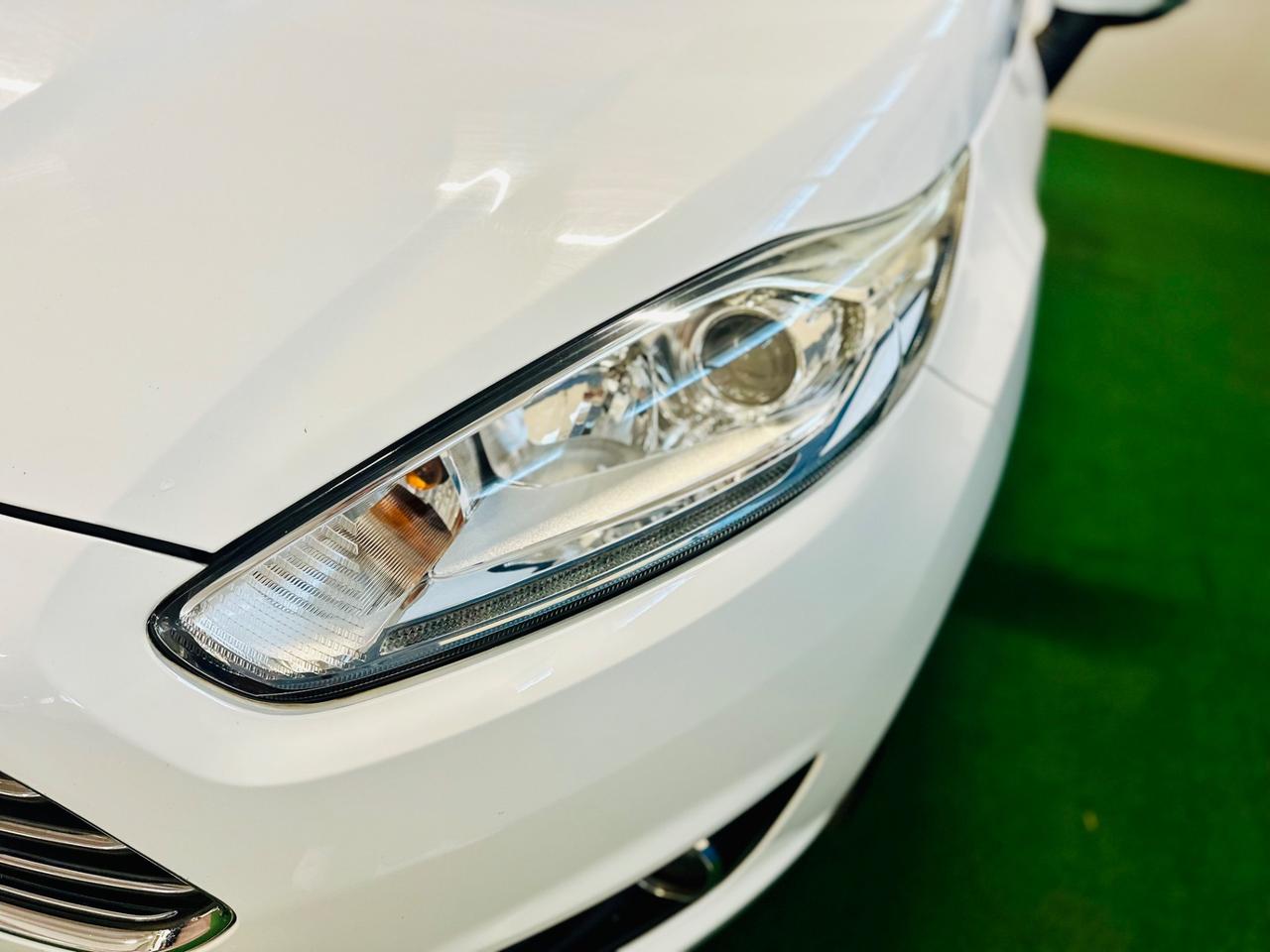 Ford Fiesta 1.5 TDCi 75CV 5 porte Titanium/2015/ok neopatentati