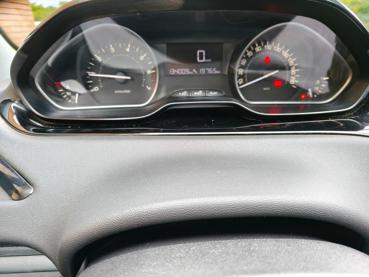 Peugeot 208 PureTech 82 5 porte Allure
