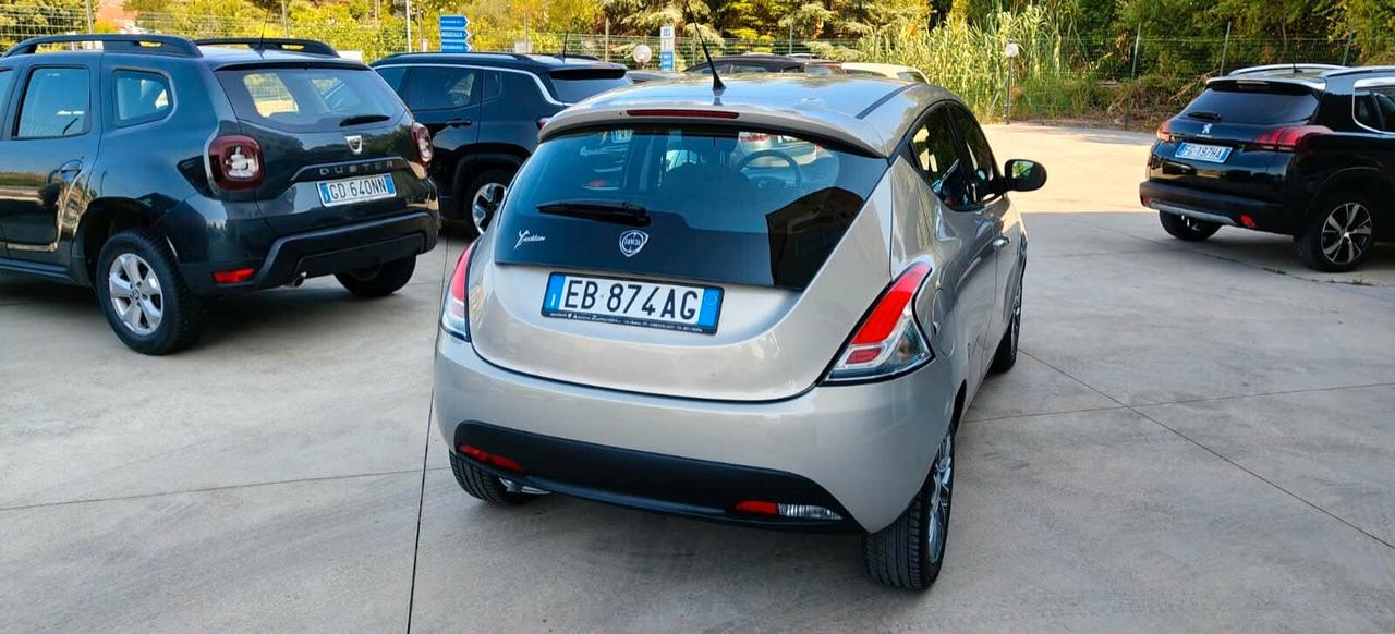 Lancia Ypsilon 1.2 69 CV 5 porte S&S Gold