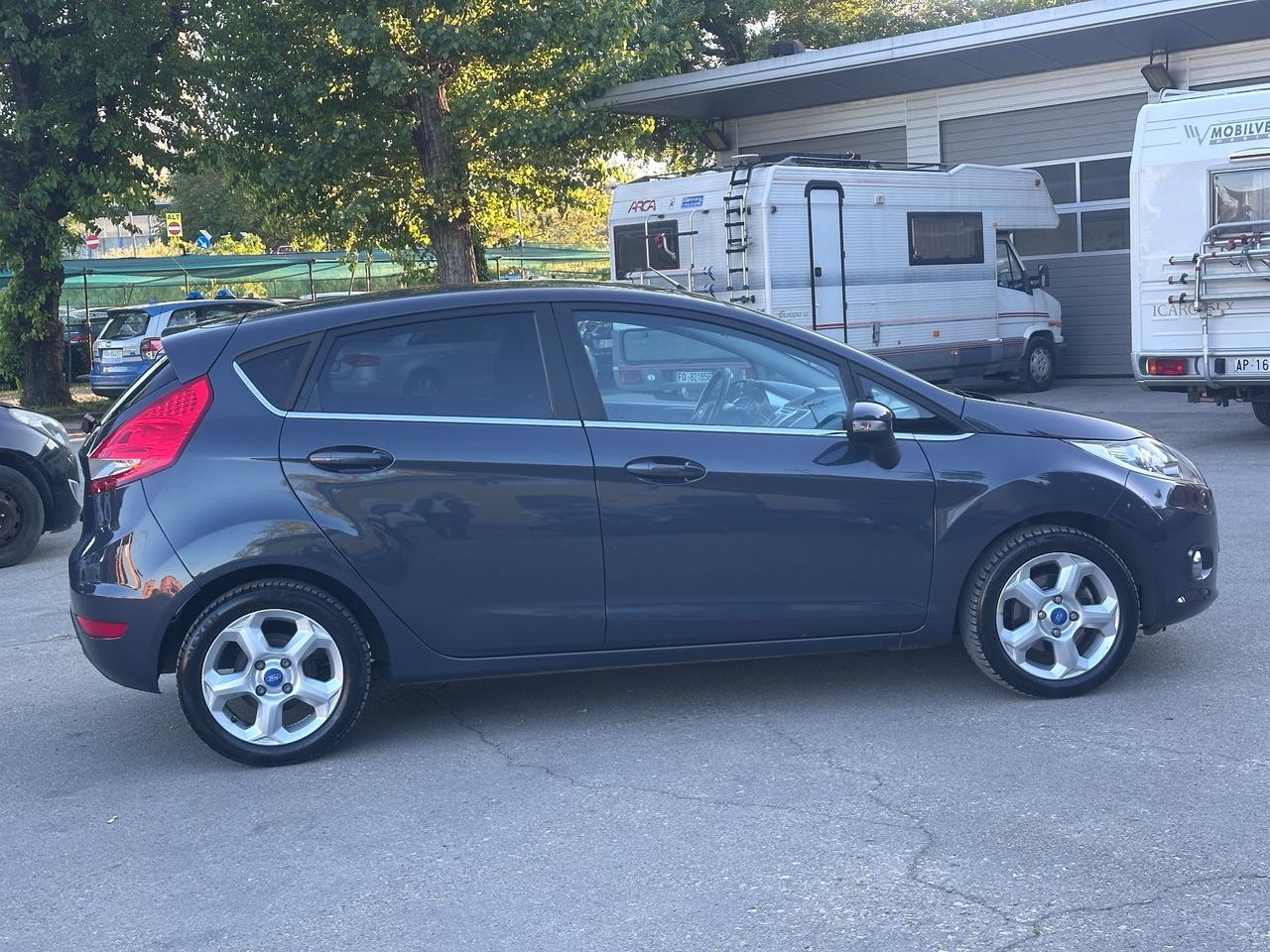 Ford Fiesta 1.4 TDCi 70CV 5 porte Titanium