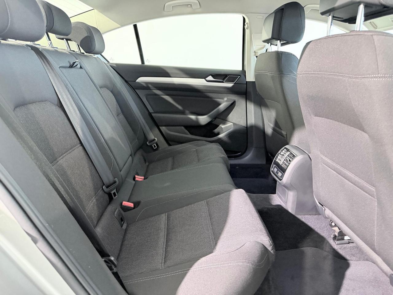 PASSAT 2017 BERLINA 2.0 tdi 150cv SOLI 85 000KM CERTIFICATI