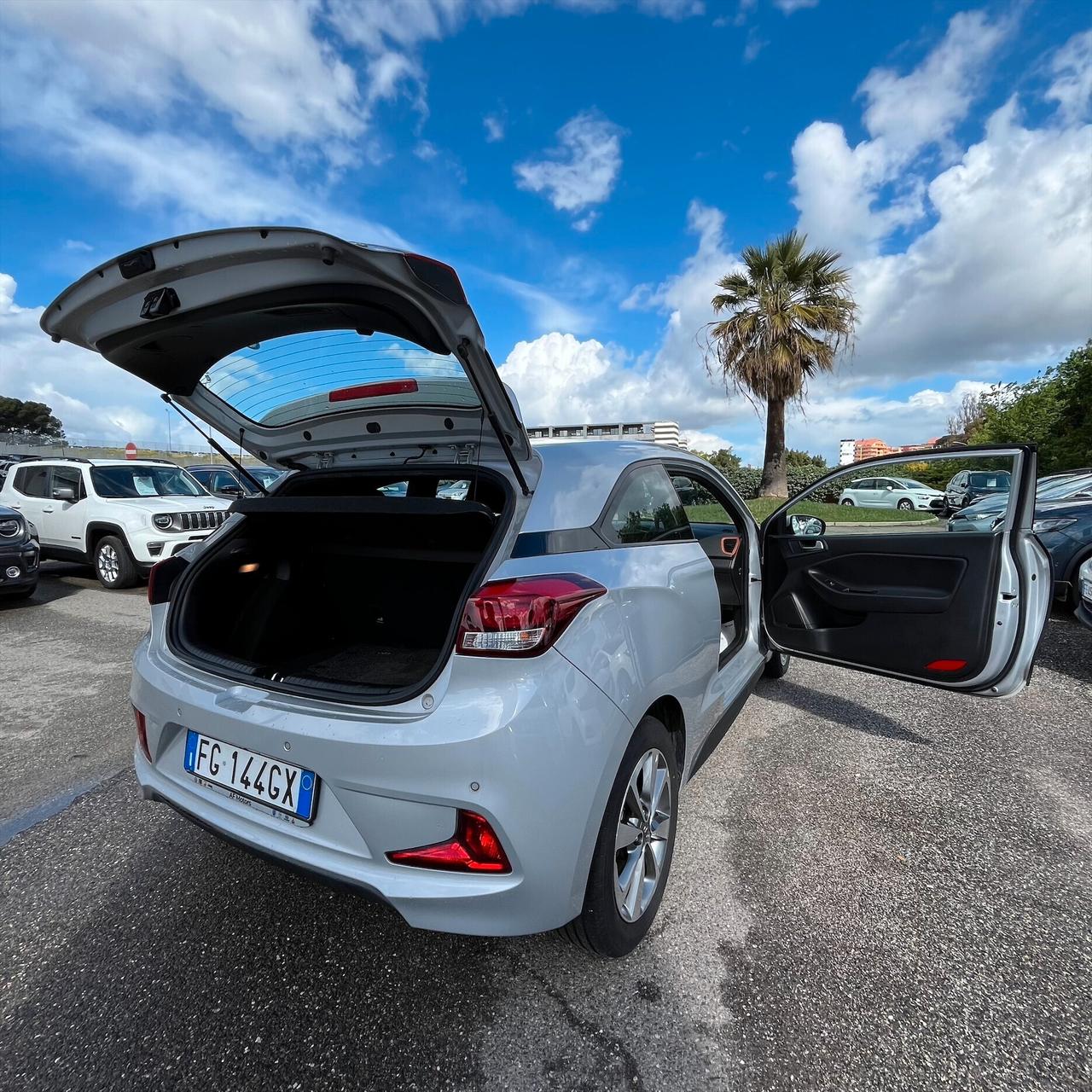 Hyundai i20 Coupé 1.4 CRDi 3 porte Login