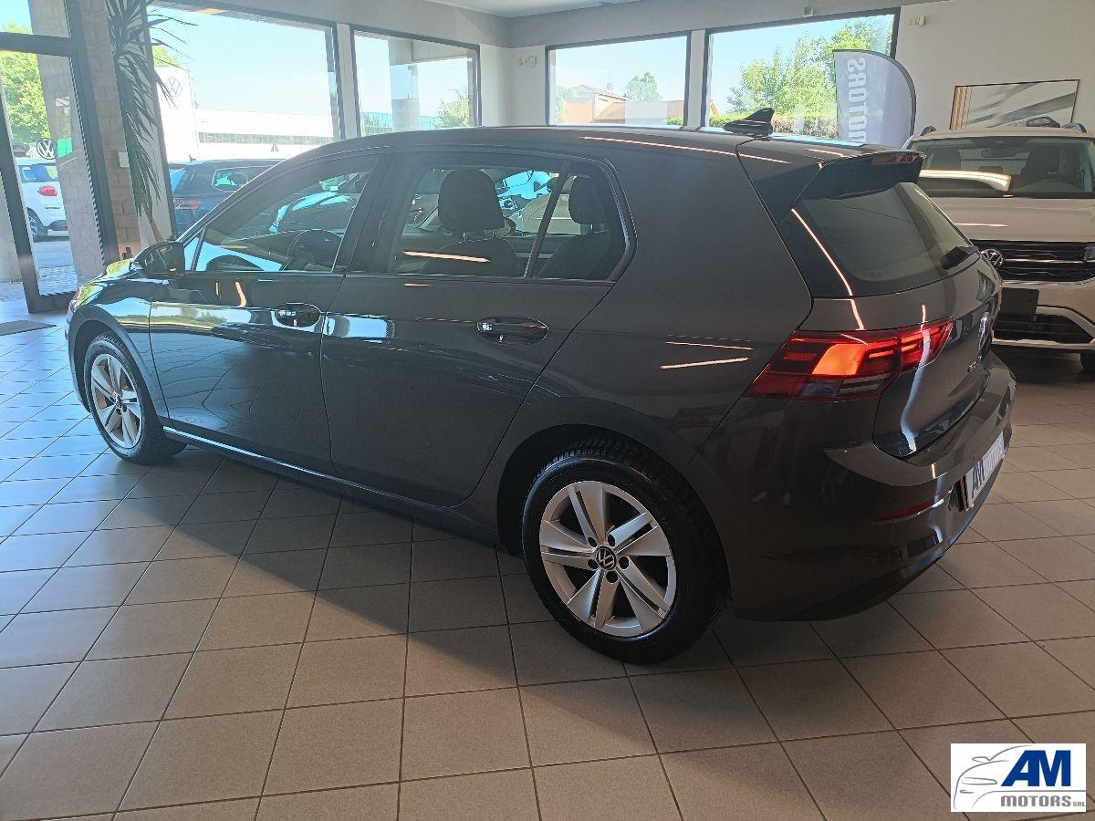 VOLKSWAGEN - Golf 8 life 1.5 tsi tgi 130 cv dsg