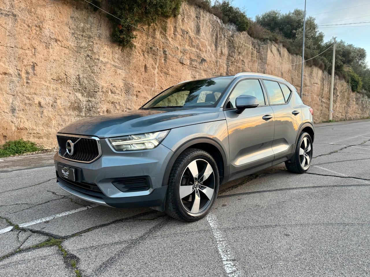 Volvo XC40 D4 AWD/2.0 150 CV/CERCHI 19"/TAGLIANDI VOLVO