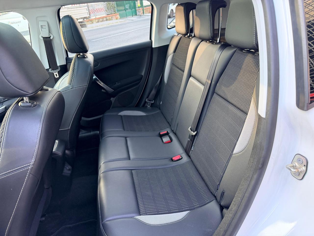 Peugeot 2008 1.2 VTi 82CV Allure